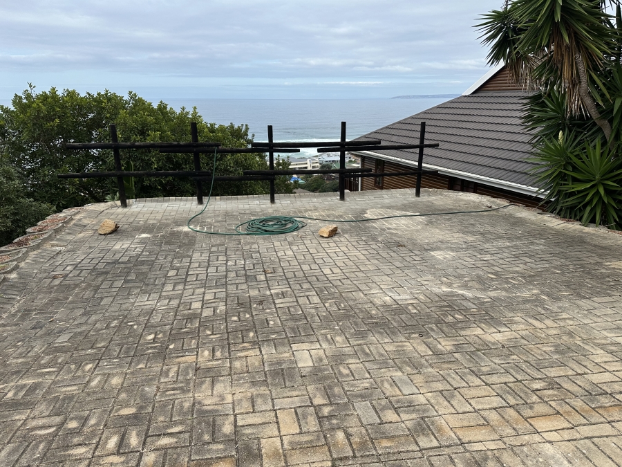 6 Bedroom Property for Sale in Outeniqua Strand Western Cape